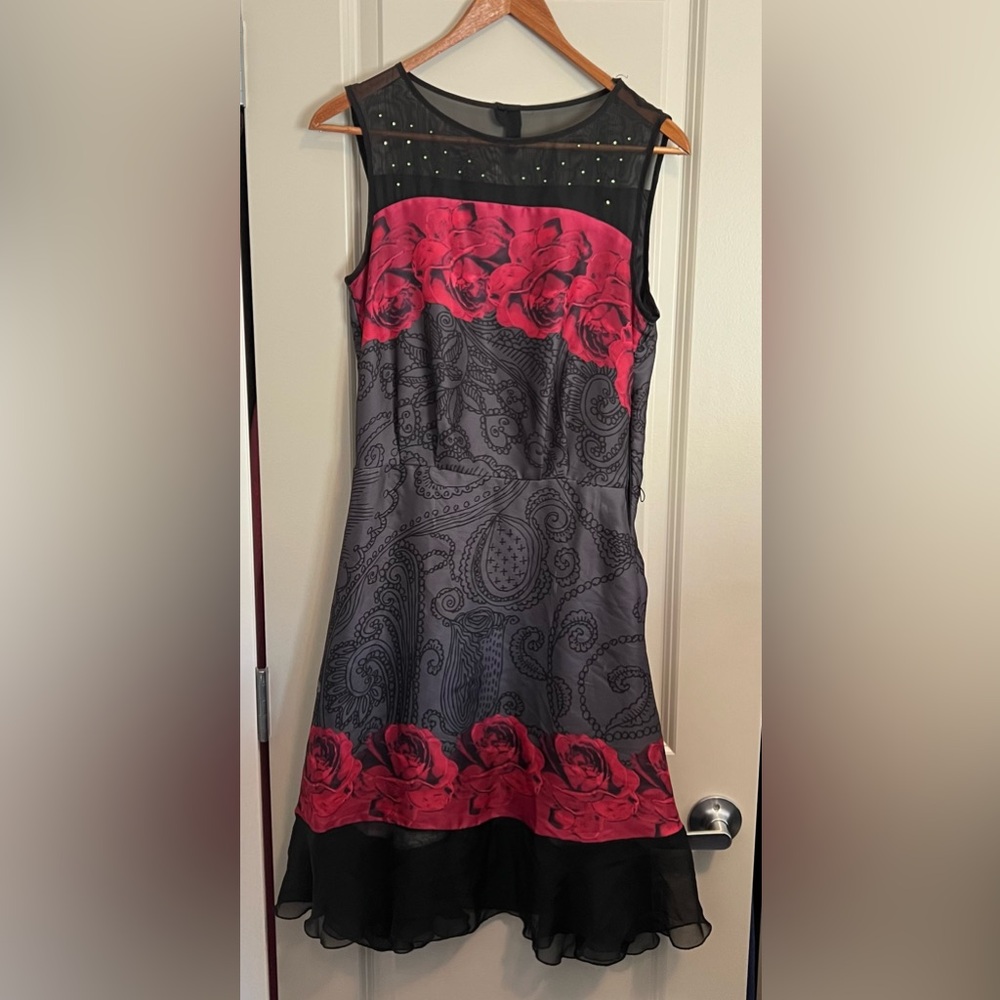 Chic Black and Red Midi Dress with Timeless Elegance